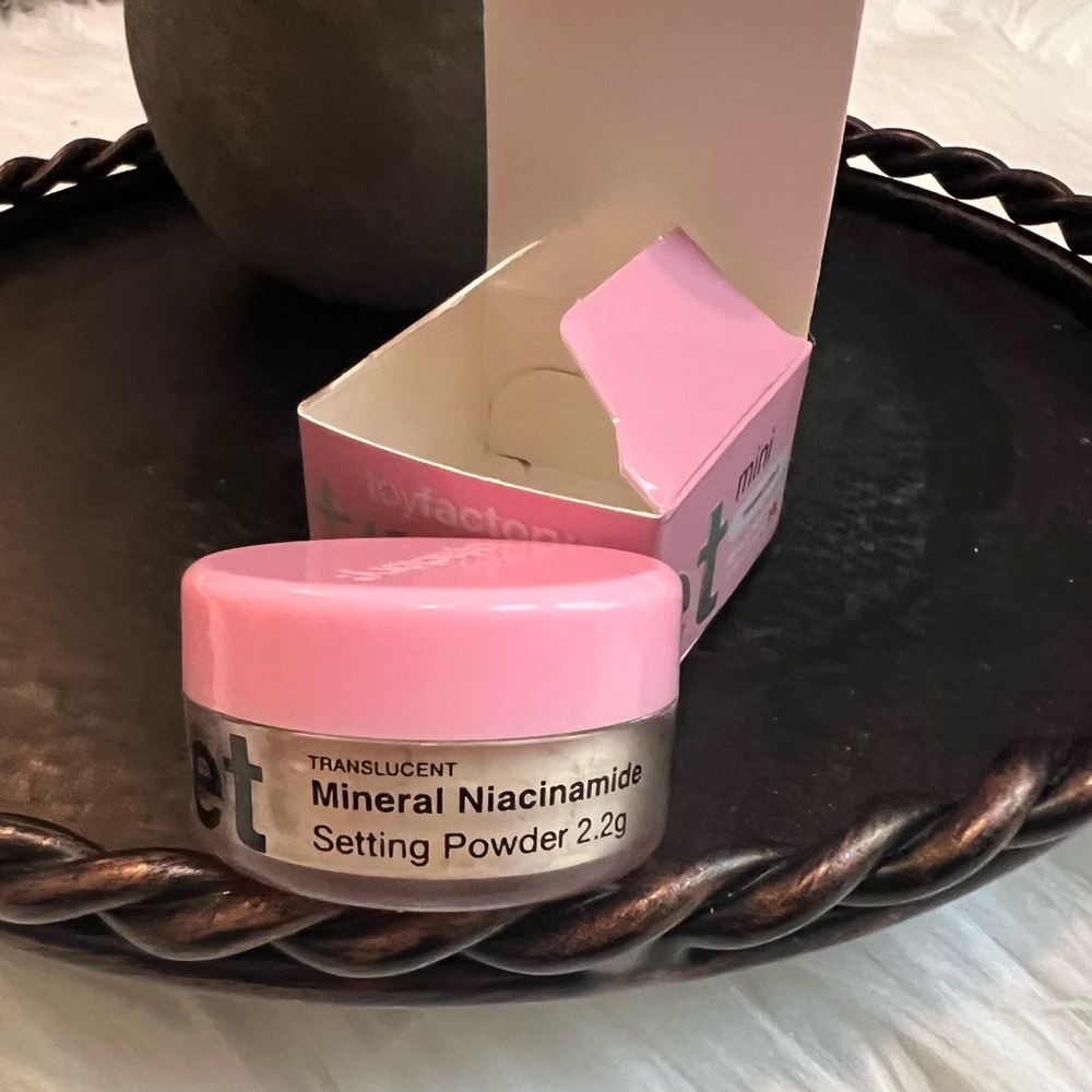 ToyFactory Ultra Set Mini Translucent Mineral Niacinamide Setting Powder 2.2g
